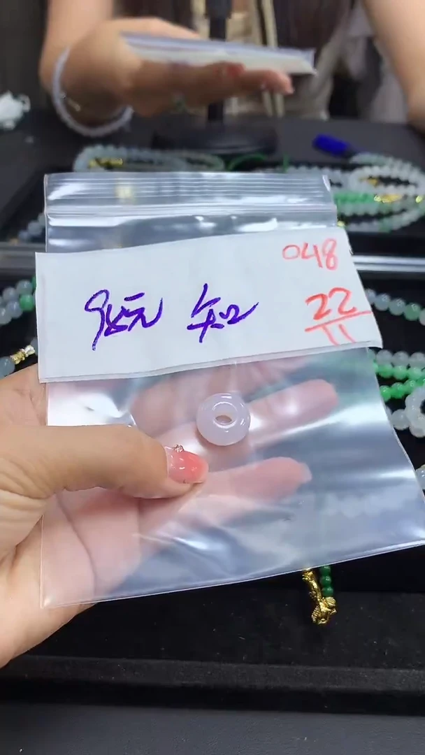 未镶嵌定制翡翠知*毛货需精细抛光多样性发一挂件+98元048