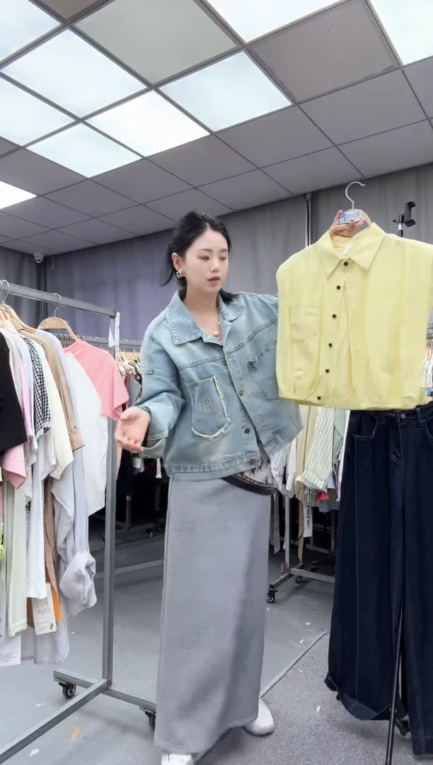 大哥家漂亮衣服漂亮颜色