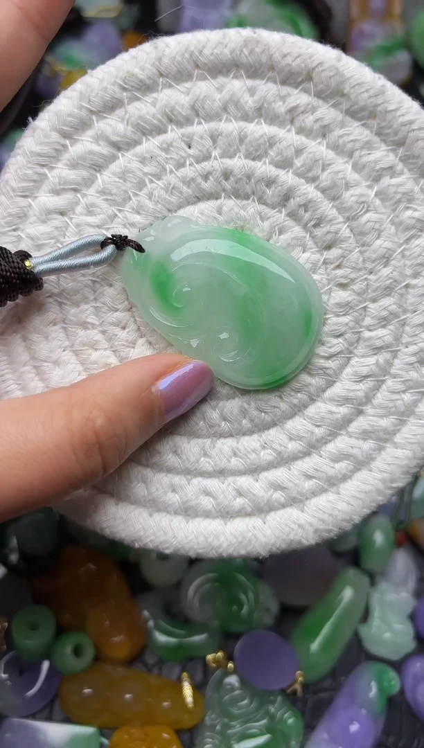 颈饰未镶嵌翡翠缅甸翡翠吊坠