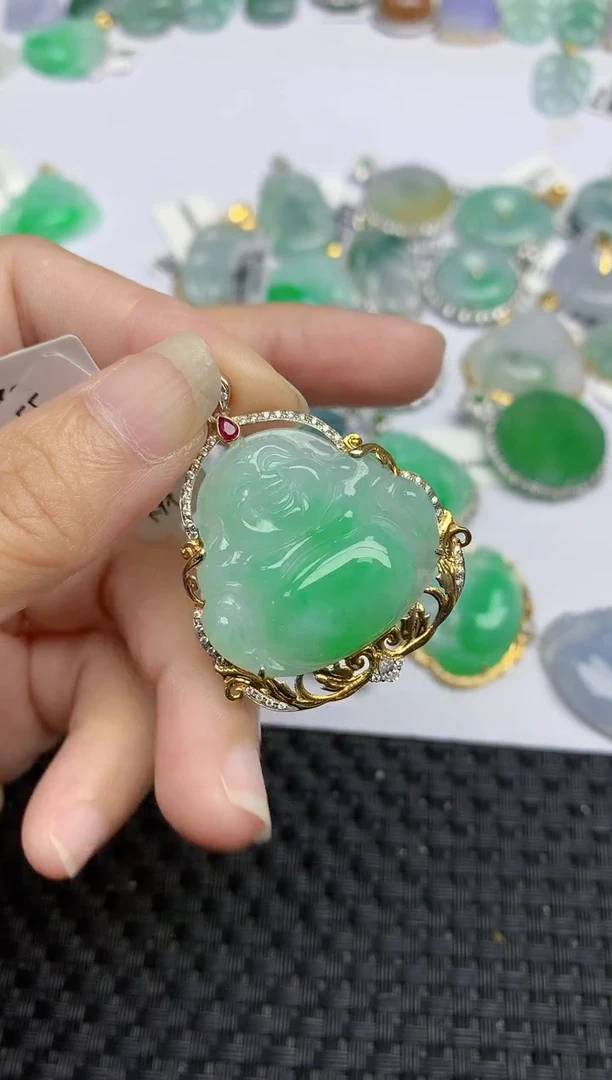 翡翠18K金镶嵌颈饰天然翡翠A货