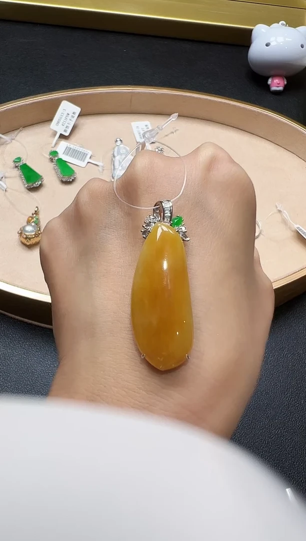 翡翠18K金镶嵌颈饰LCC0806-43