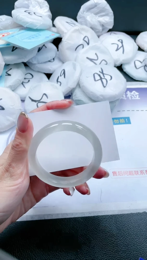 【闪购商品】石英质玉手镯未镶嵌 白月光手镯-52
