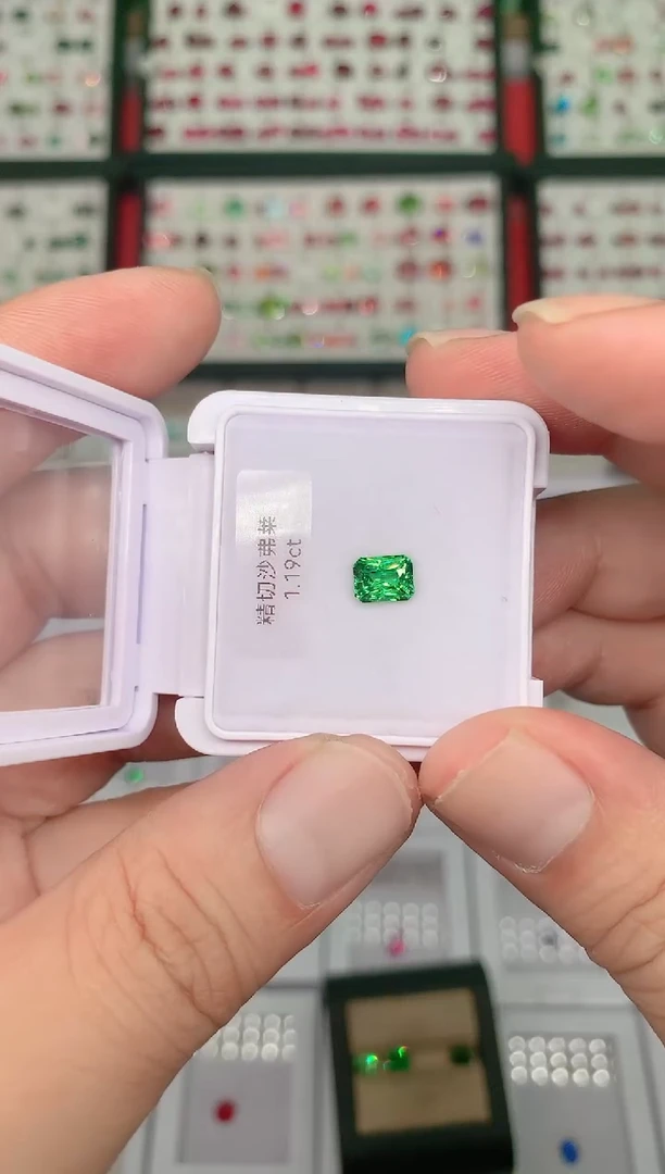 未镶嵌裸石石榴石（沙弗莱）1.19ct
