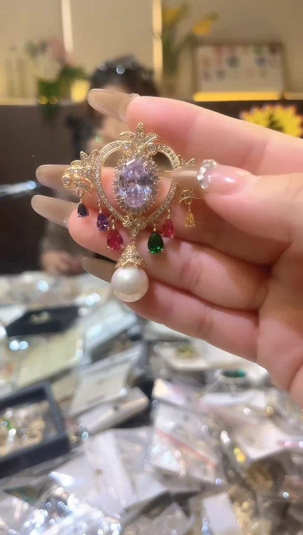 锆石铁合金精品饰界
