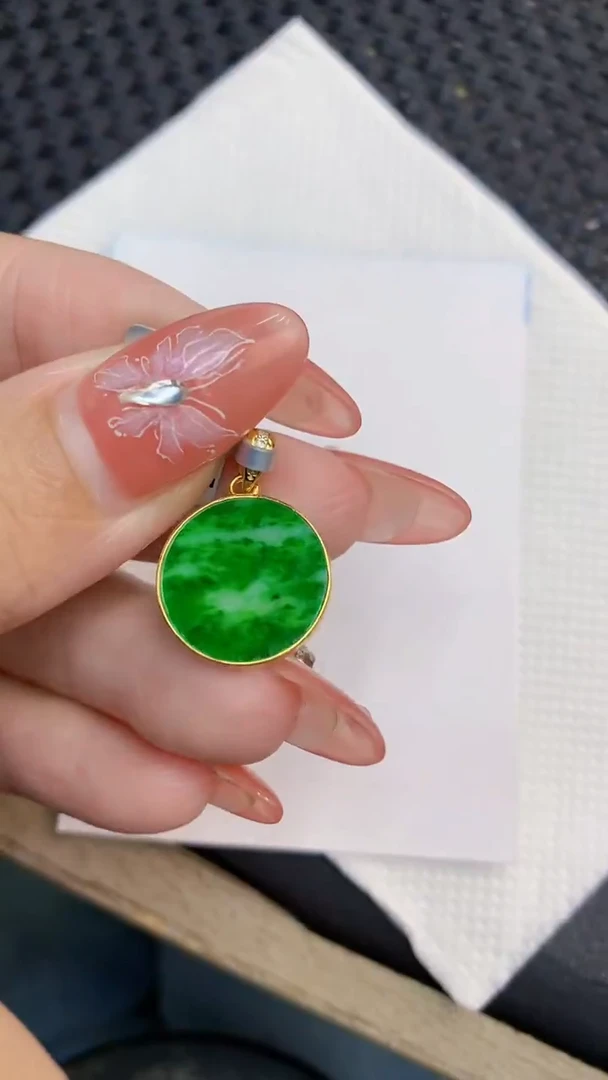 颈饰未镶嵌翡翠1