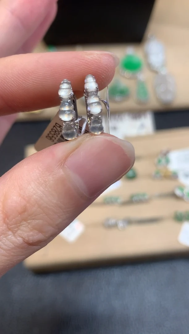 翡翠18K金镶嵌耳饰葫芦【无服务费】