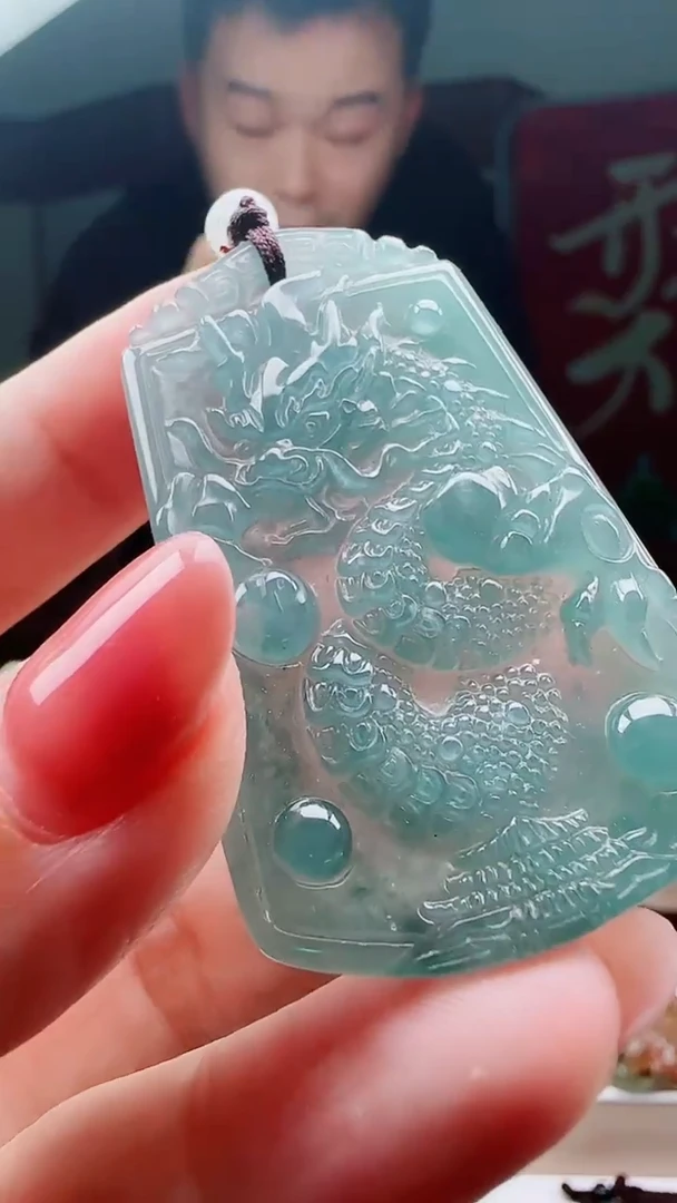 颈饰未镶嵌翡翠多样性发其一