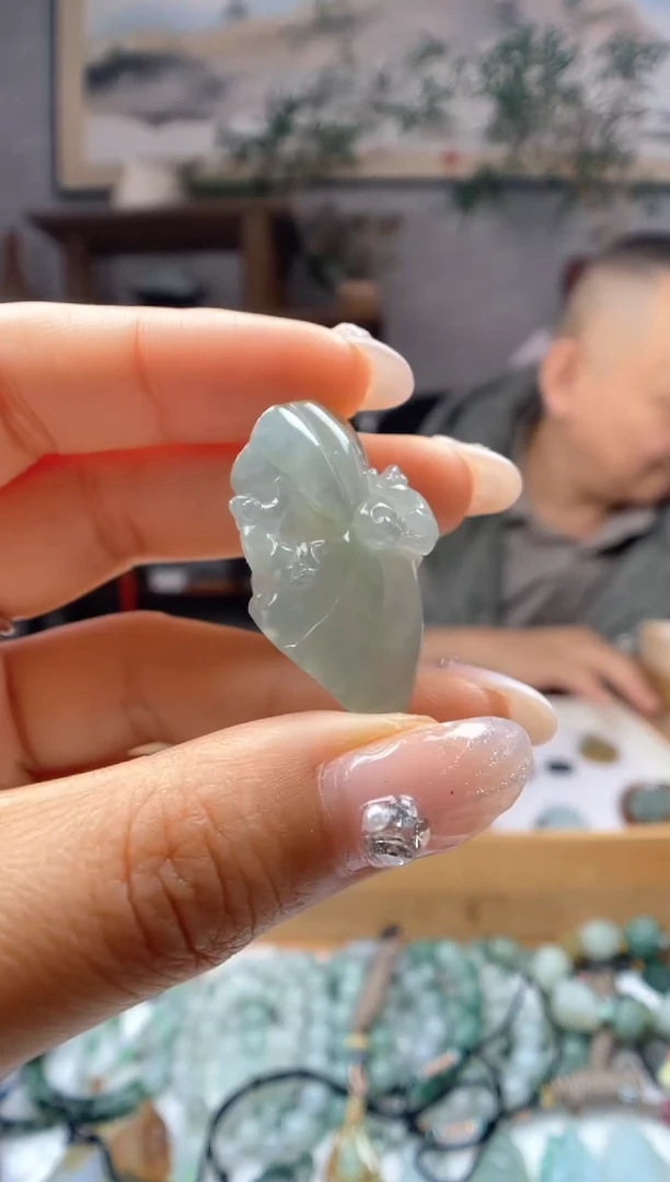【闪购商品】定制翡翠未镶嵌莲蓬