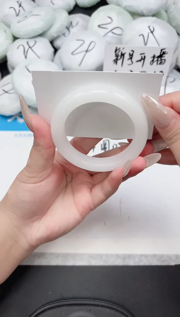 未镶嵌手镯石英质玉362-58.3