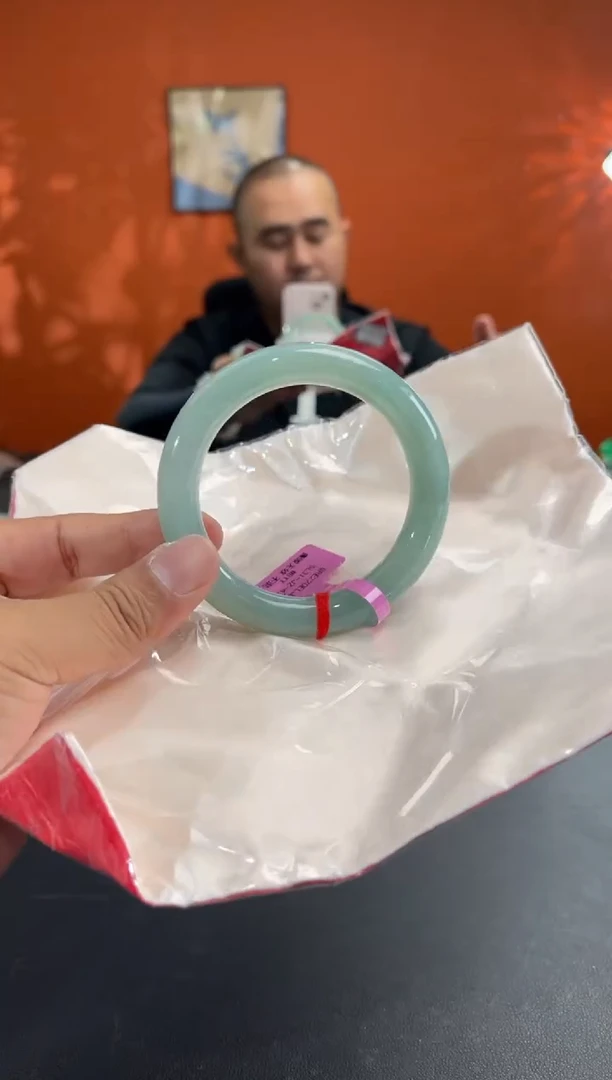 未镶嵌手镯翡翠8         圈口59