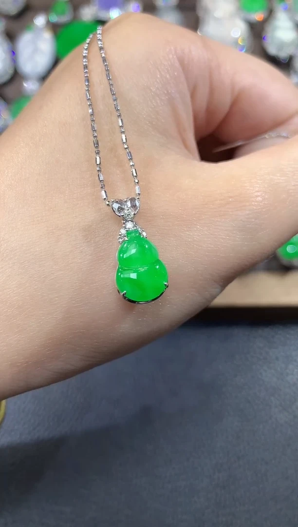 吊坠(不含链)18K金镶嵌翡翠C1