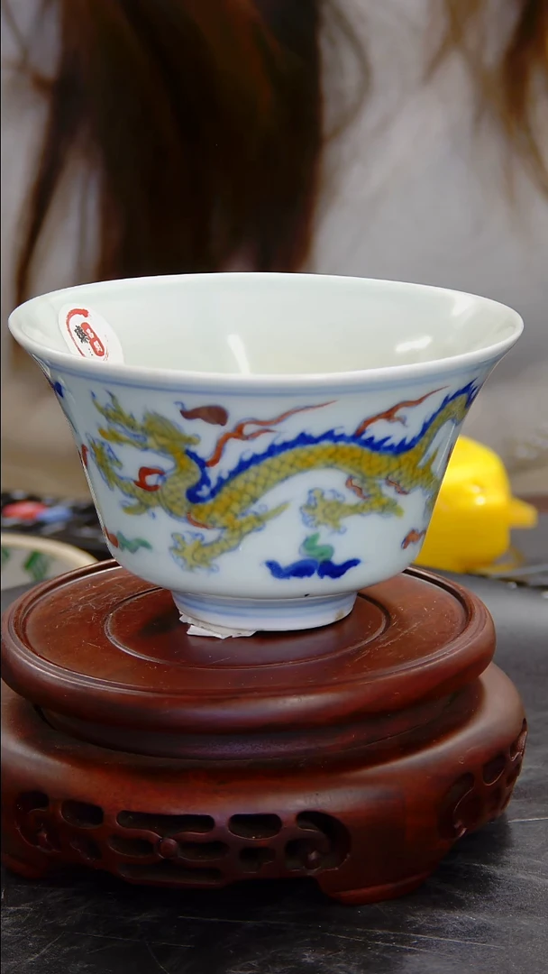 杯五彩龙纹压手杯