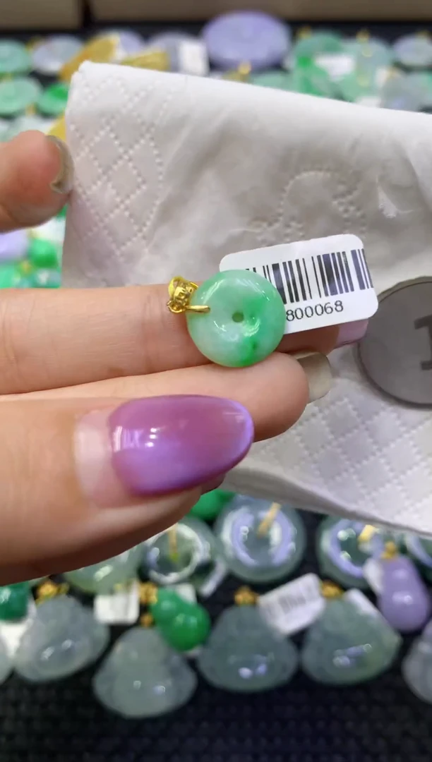 颈饰未镶嵌翡翠天然缅甸翡翠A货