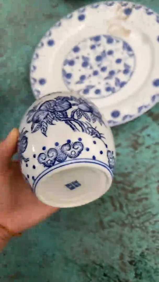 摆件青花寿桃小茶叶罐
