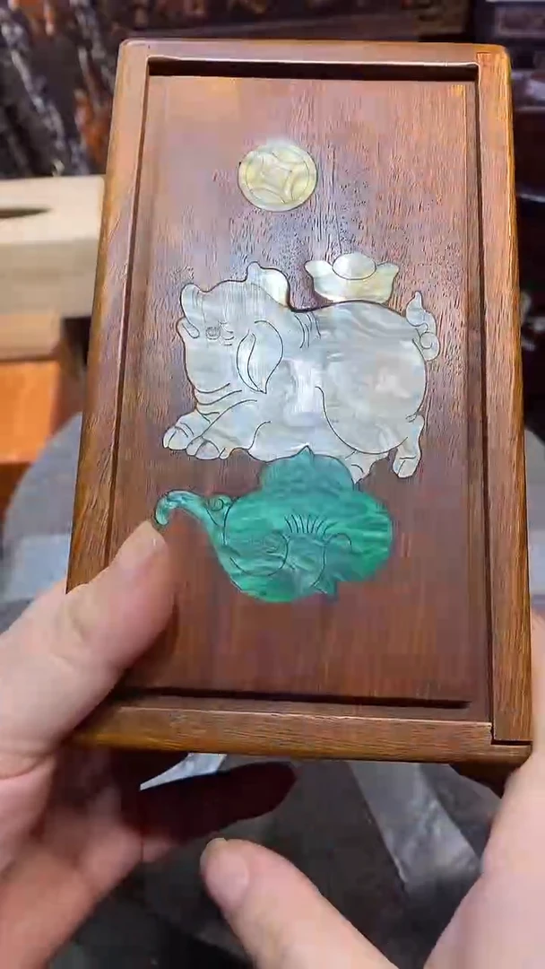 木木雕款盒子一个