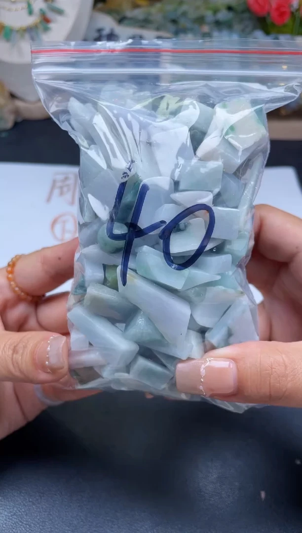 翡翠配石天然翡翠小号500克40