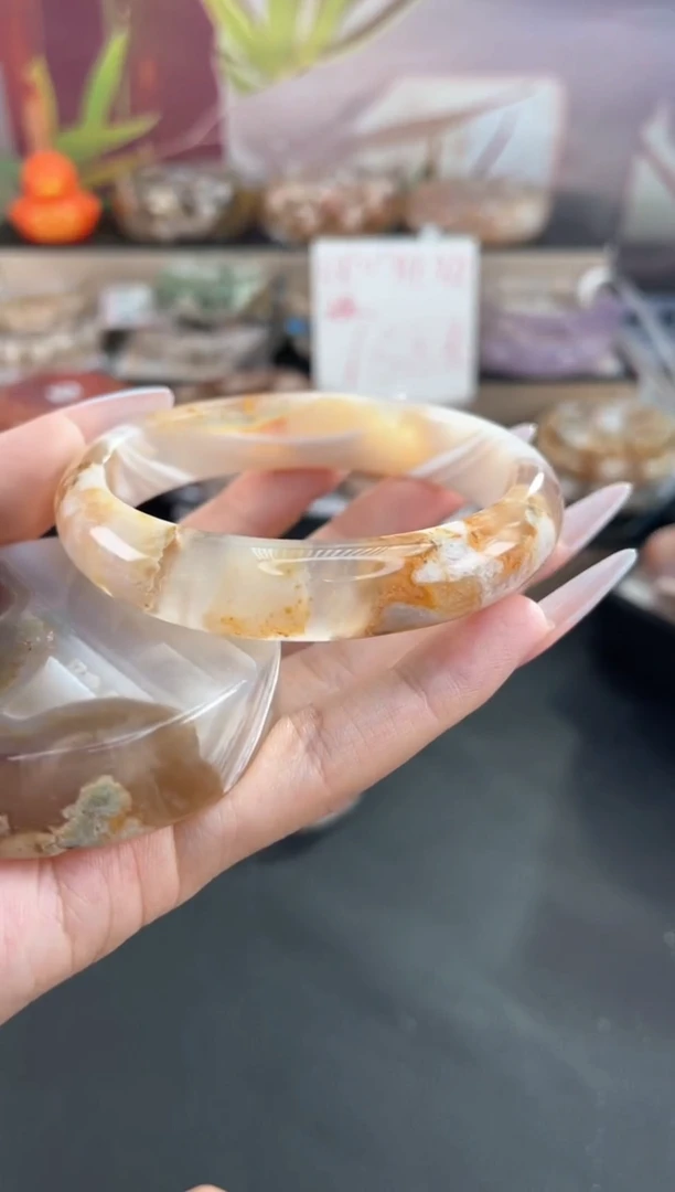 未镶嵌手镯石英质玉62