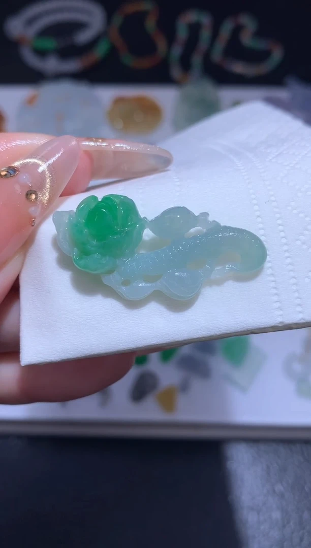 未镶嵌定制翡翠胸针