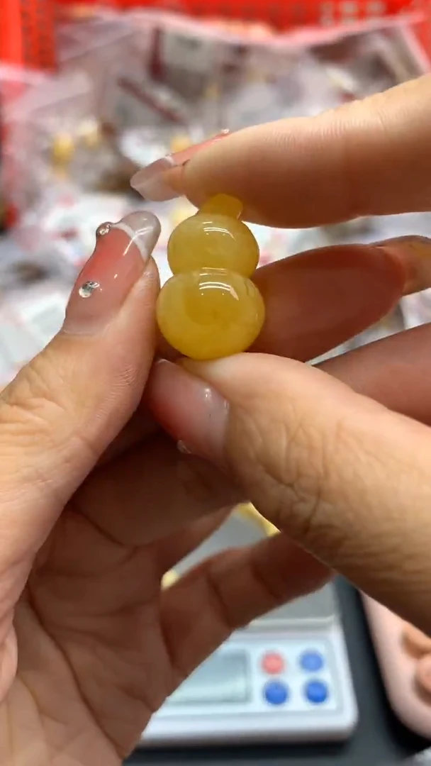 未镶嵌琥珀珠宝奇石2038