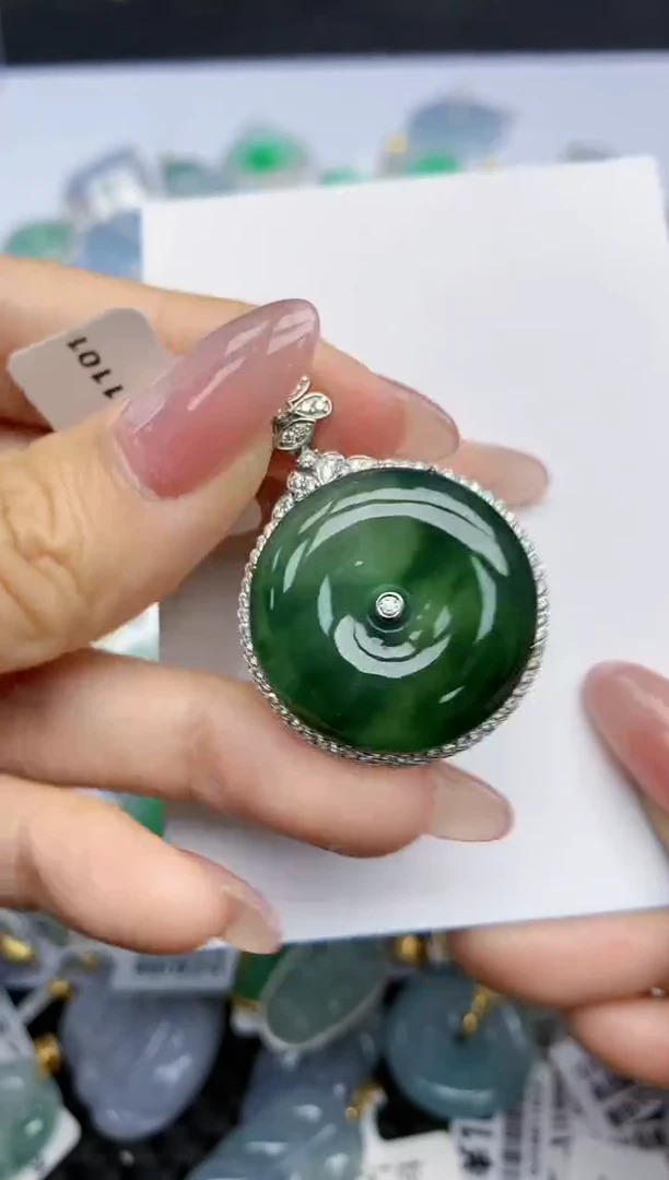 【闪购商品】翡翠挂件18K金镶嵌天然翡翠A货