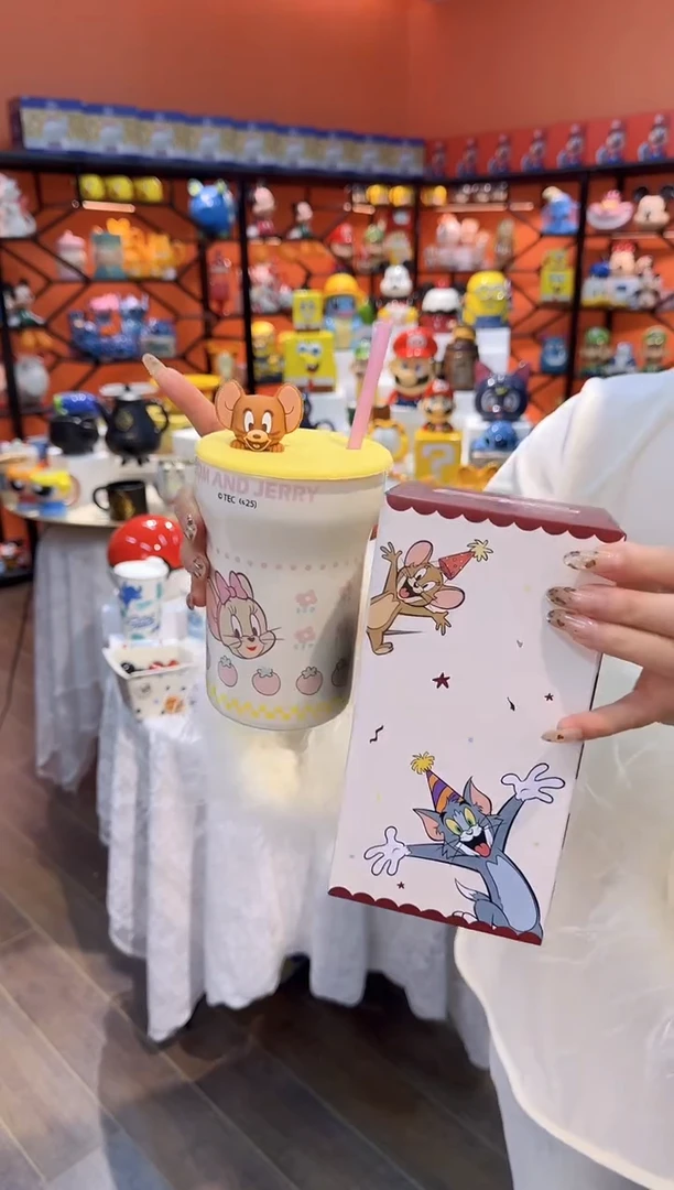 瓷片@@猫和老鼠黄色带盖陶瓷吸管杯