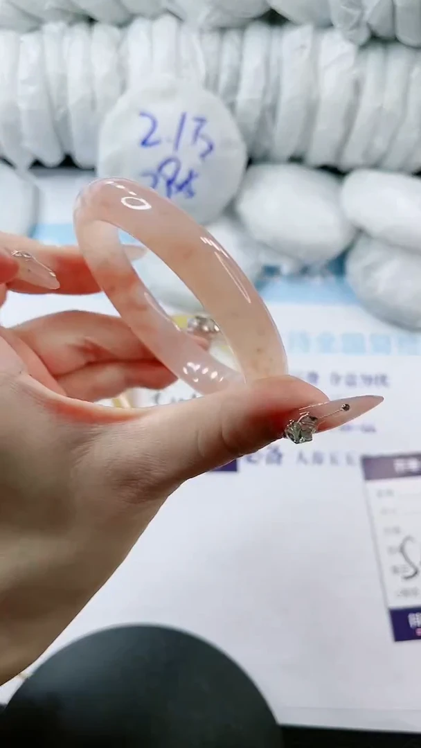 【闪购商品】石英质玉手镯未镶嵌多样性发货S458