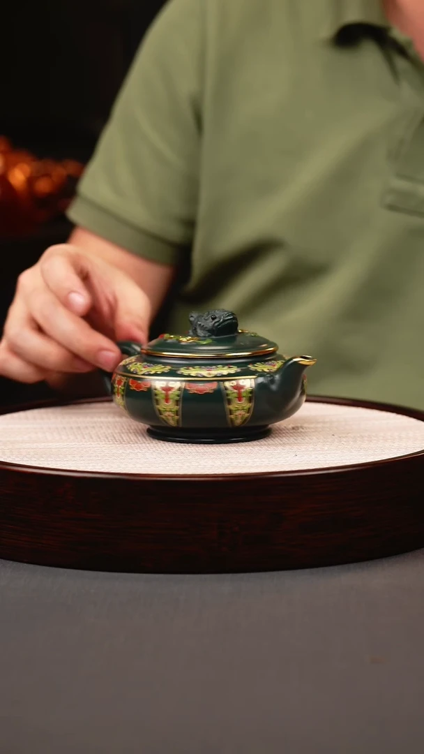 茶壶紫砂绿泥珐琅彩金蟾明炉
