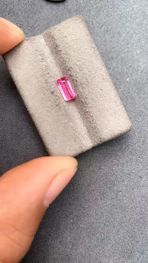 裸石未镶嵌碧玺0.8ct