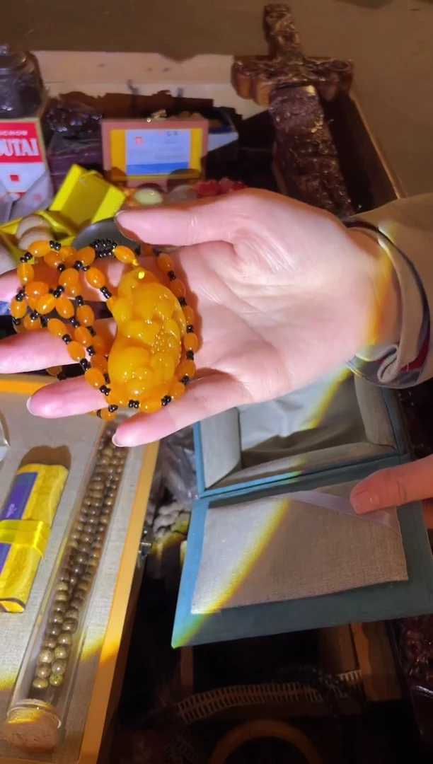 【闪购商品】蜜蜡颈饰未镶嵌新密貔貅