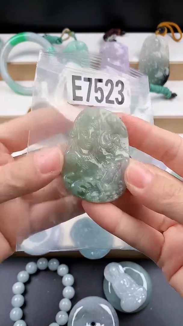 颈饰未镶嵌翡翠天然翡翠吊坠挂件