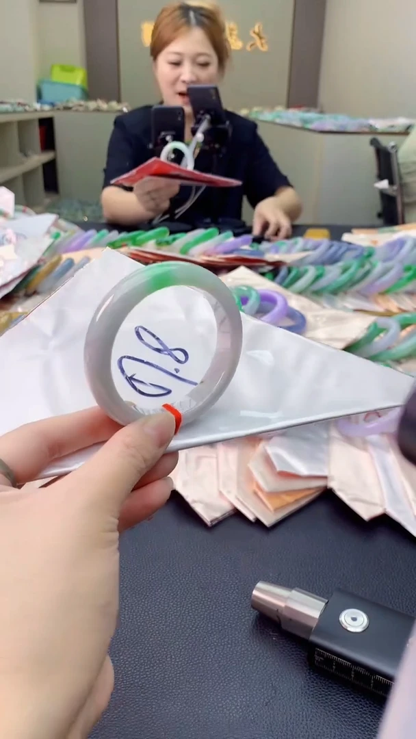 翡翠手镯未镶嵌0901926462
