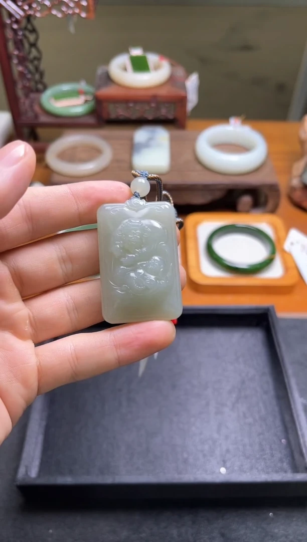 吊坠(不含链)未镶嵌和田玉且末青白 财迷
