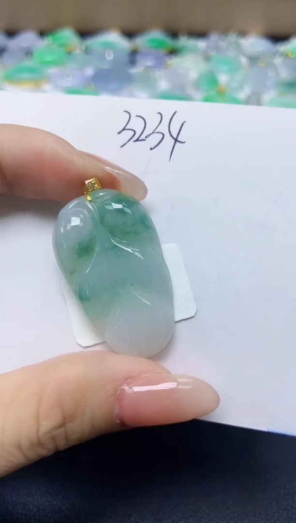 翡翠18K金镶嵌颈饰 天然缅甸翡翠A货