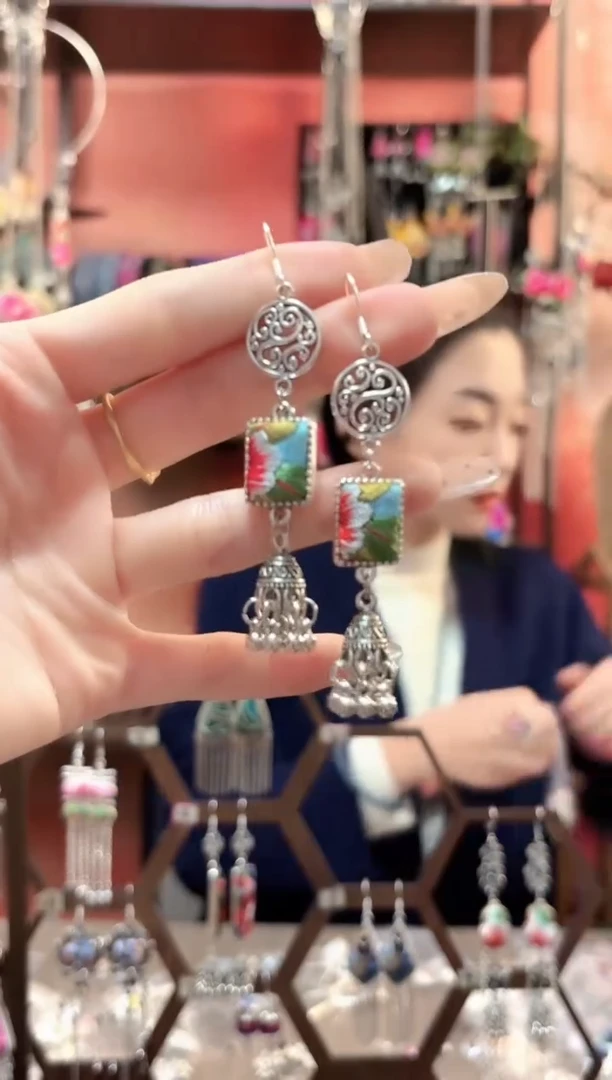 织绣云织谣民族风精美饰品   344
