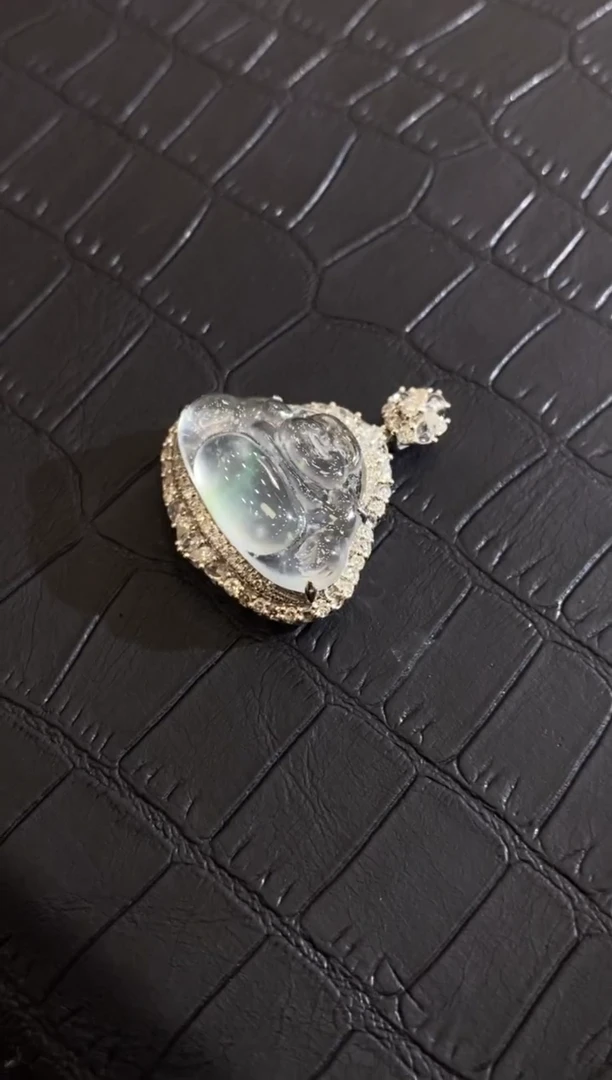 颈饰18K金镶嵌翡翠?****?收到货48小时鉴赏期（超时不退不换）