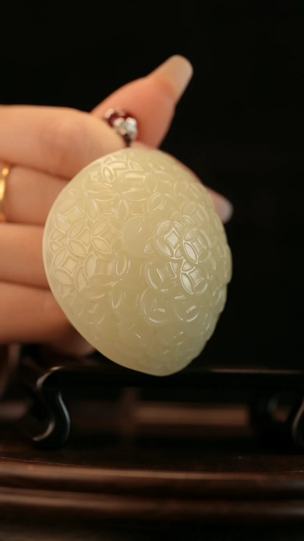 云南石竹叶青雕刻：金钱龟