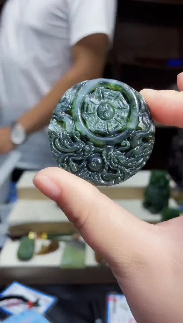 和田玉未镶嵌颈饰1