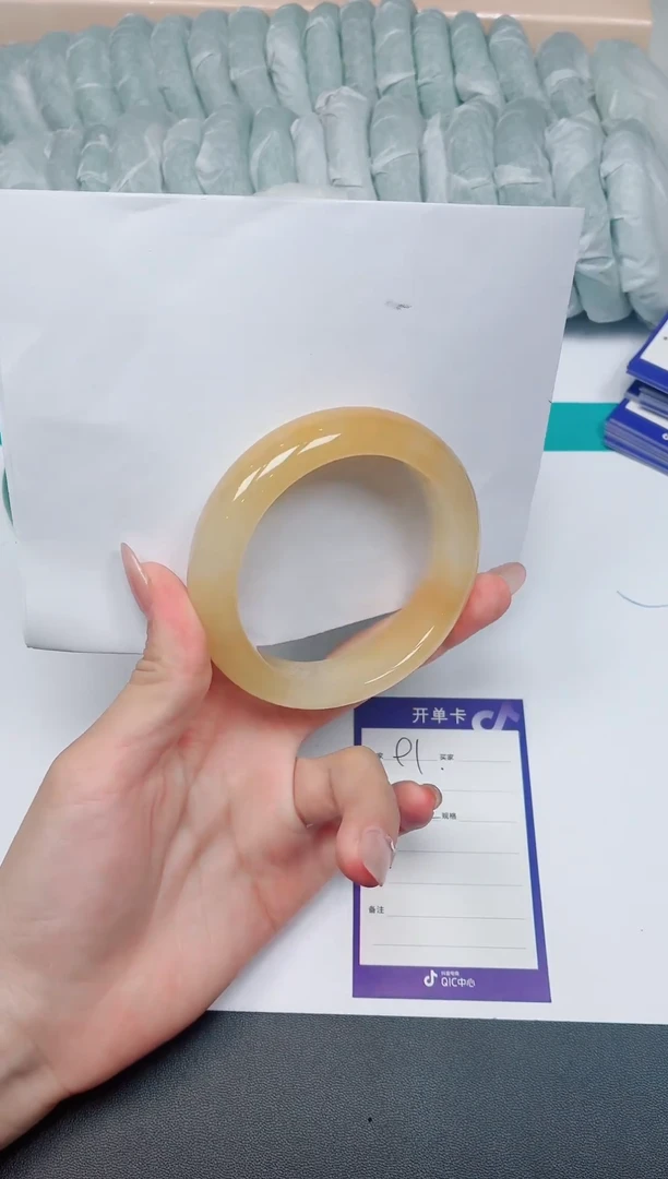 未镶嵌手镯石英质玉91/58.5