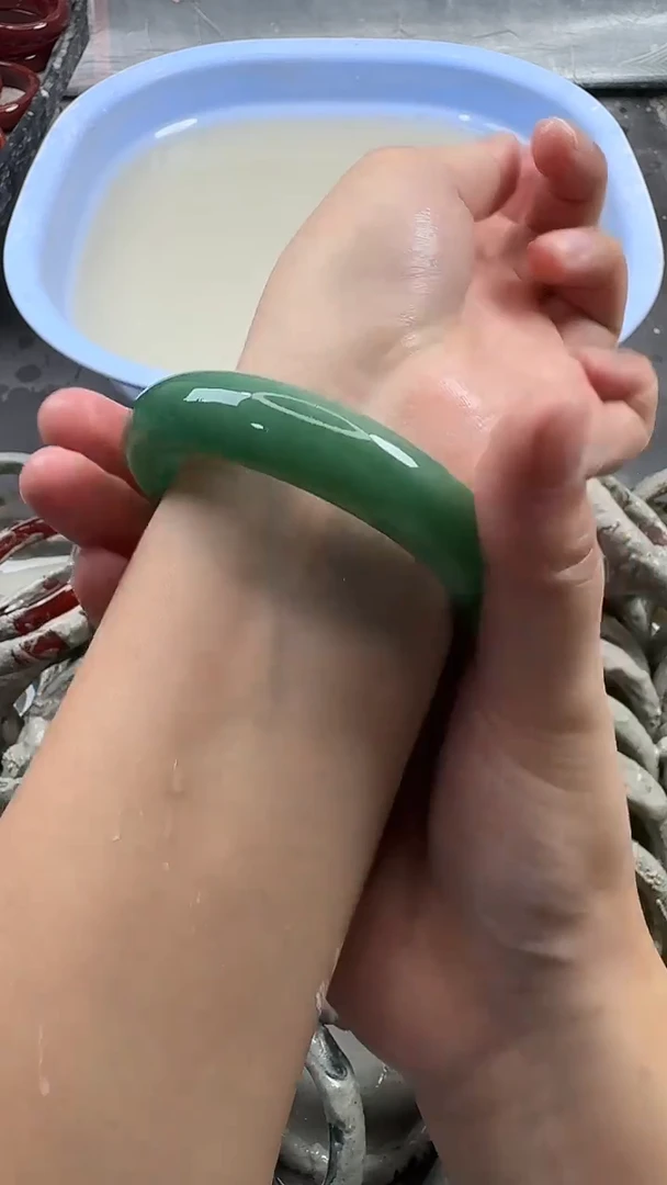 未镶嵌手镯石英质玉5