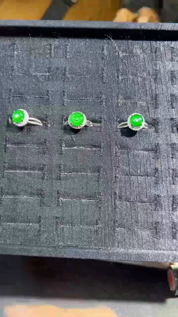 【闪购商品】定制翡翠未镶嵌戒指商品多样性发货1