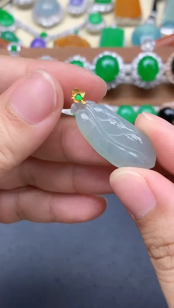 颈饰18K金镶嵌翡翠160-中国好珍宝