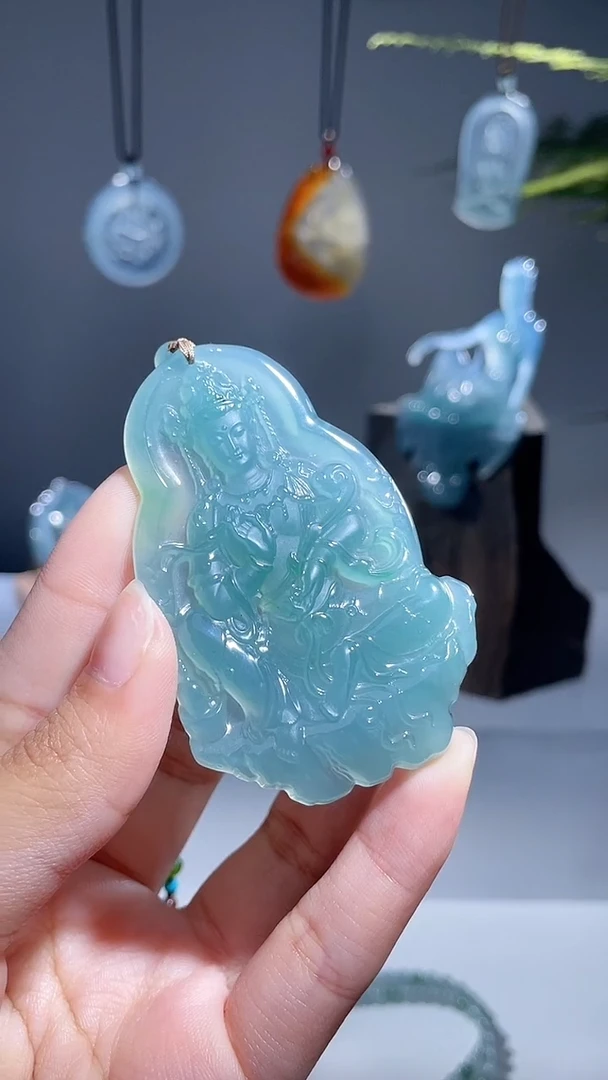 颈饰未镶嵌翡翠度母