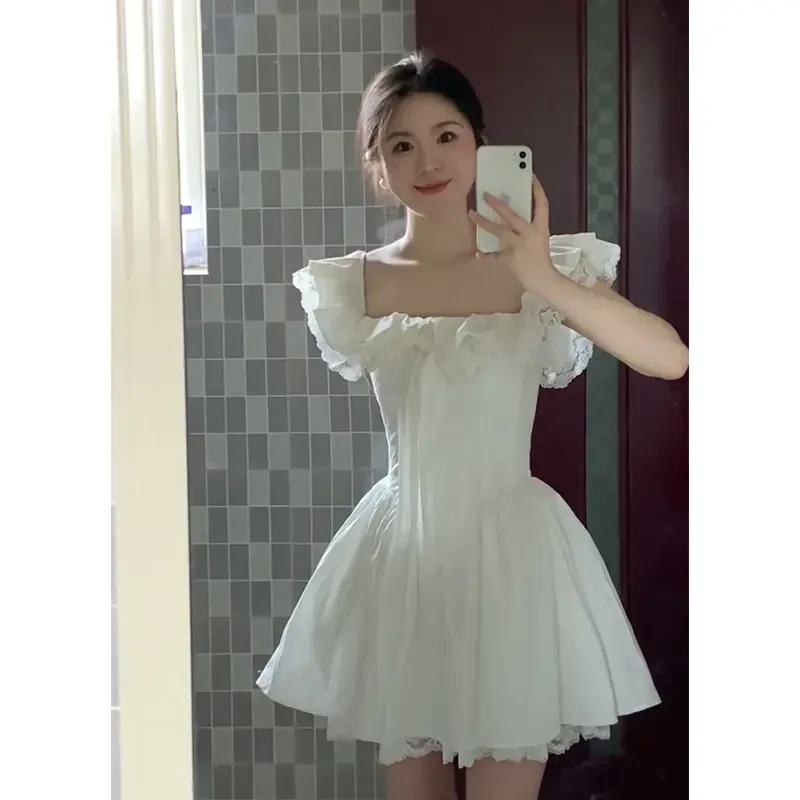 连衣裙2025夏季新款法式气质荷叶边方领短袖收腰显瘦拼接蕾丝裙子