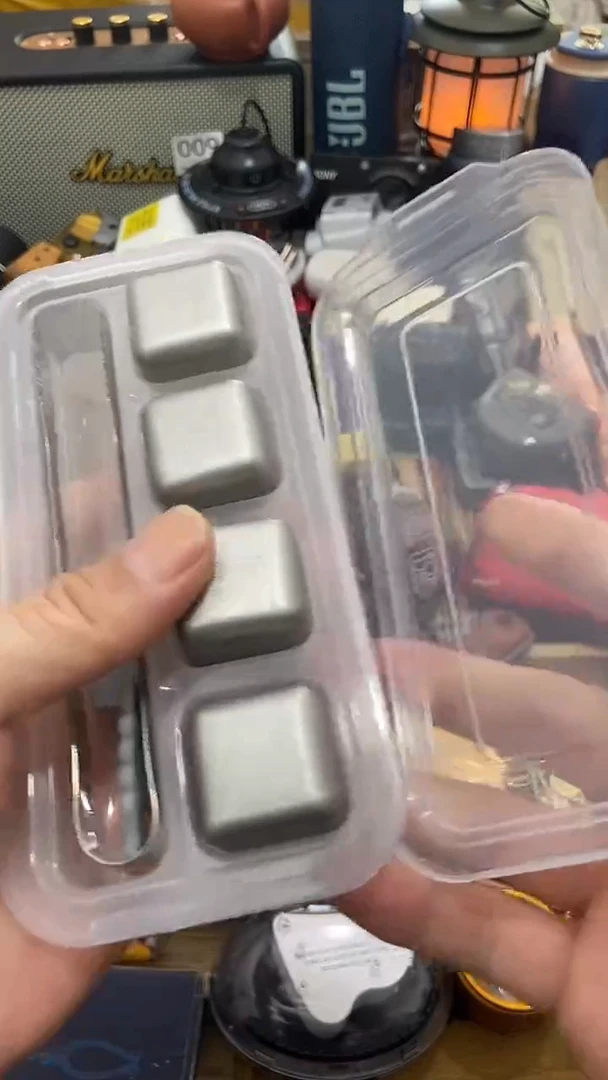 瓷片闪购商品  如图所示