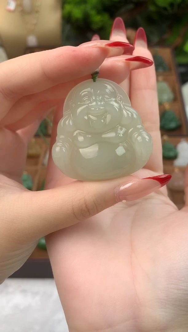 颈饰未镶嵌和田玉吊坠