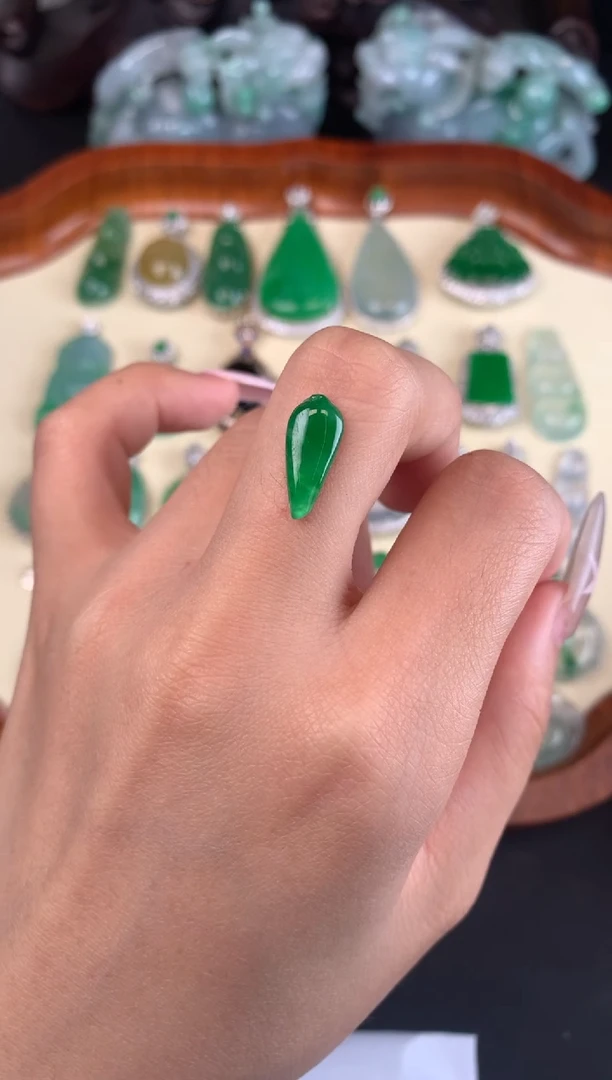 定制翡翠未镶嵌裸石（定制镶嵌）