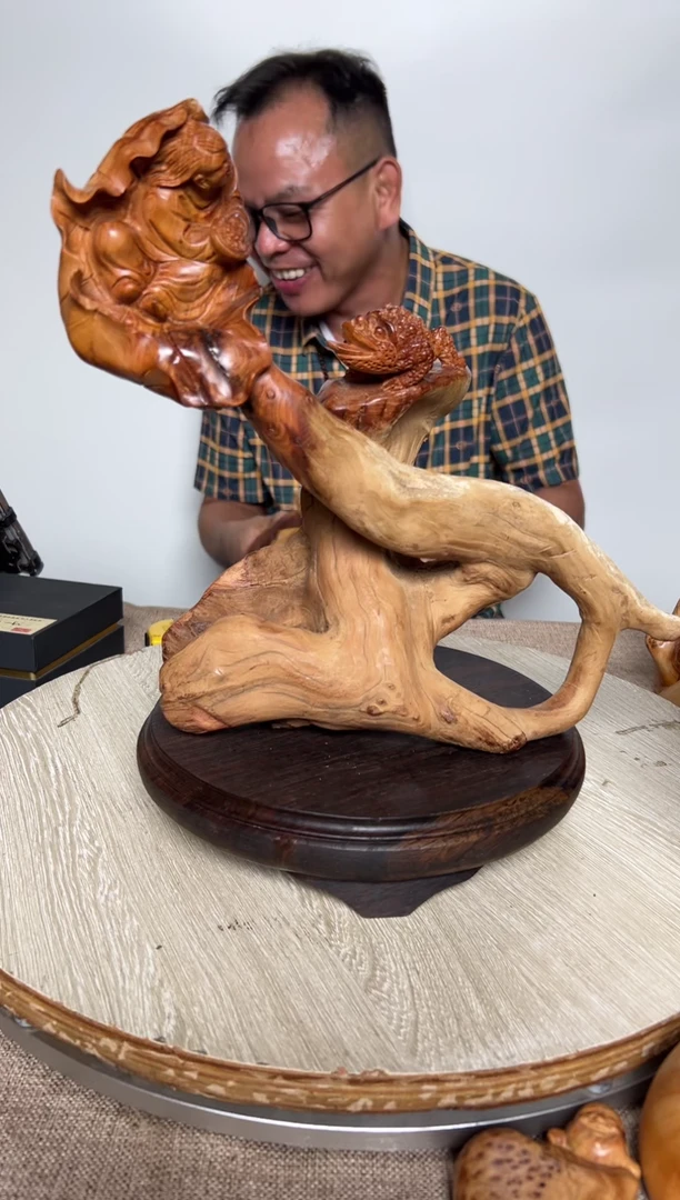 柏木（崖柏）肇*崖柏雕刻件