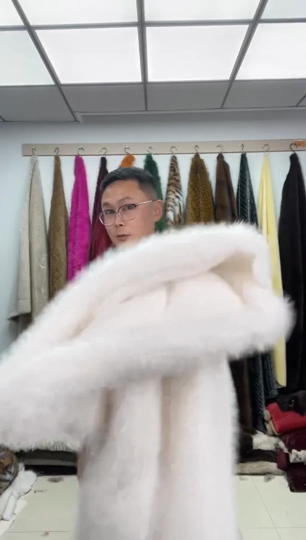 聚酯纤维白色狐狸毛 A12 1.8*2