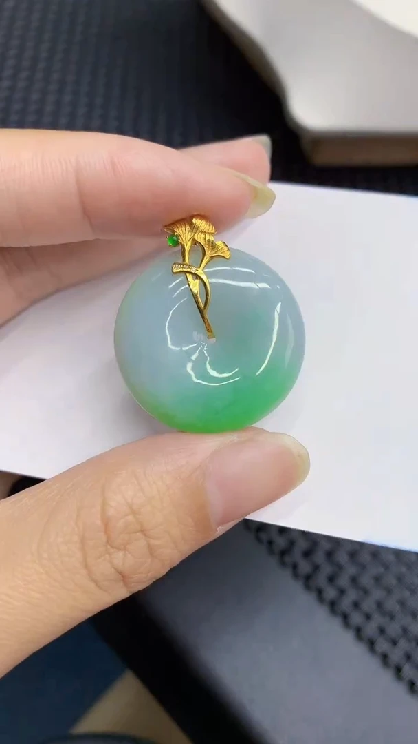 【闪购商品】翡翠颈饰18K金镶嵌            8