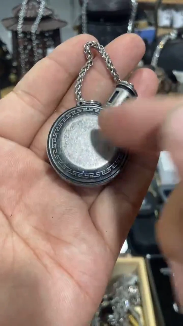 瓷片闪购商品  如图所示